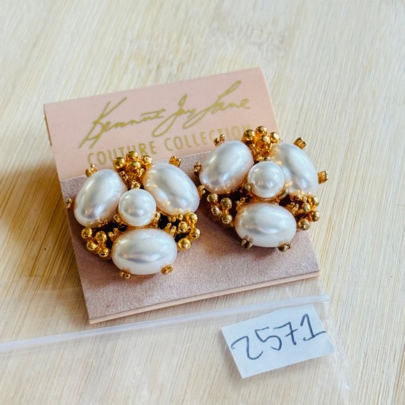 VTG KJL Kenneth Jay Lane Couture Signed Earrings Pierced pearl Gold Regal 90s - Picture 5 of 5